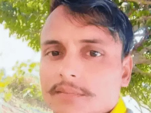 भोजपुर में दर्दनाक सड़क हादसा, कंक्रीट मिक्सर ट्रक ने युवक को 200 मीटर तक घसीटा; मौत से परिवार में मातम