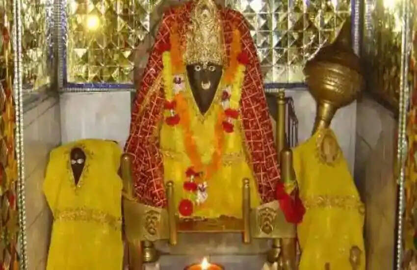 know everything about bagulamukhi maa temple in datia