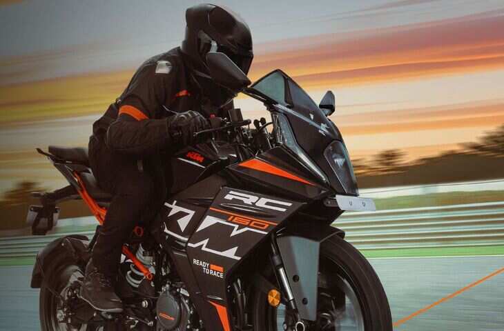 स्पोर्ट्स बाइक सेगमेंट में नया धमाका: भारत में लॉन्च हुई KTM RC 160, यहाँ जाने फीचर्स सेलेकर कीमत तक सबकुछ&nbsp;