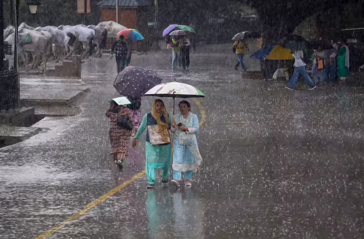 Monsoon Update: मॉनसून अपने पीक पर, दिल्ली-यूपी-बिहार में कब होगी भारी बारिश, मौसम विभाग ने जारी की बड़ी भविष्यवाणी