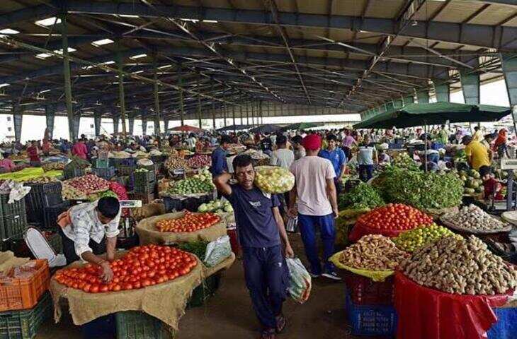आर्थिक मोर्चे पर झटका: अगस्त में थोक महंगाई बढ़कर 9.92% पहुंची, ईंधन और राशन के दामों में उछाल