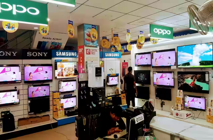 नया TV खरीदने का है प्लान तो अभी है सही समय, नए साल में इतना ज्यादा बढ़ जाएंगी कीमतें 