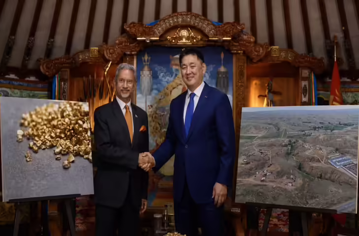 सोने और यूरेनियम के विशाल भंडार वाले देश पहुंचे एस जयशंकर, जानिए भारत को इस रणनीतिक दौरे से क्या-क्या फायदे&nbsp; ?