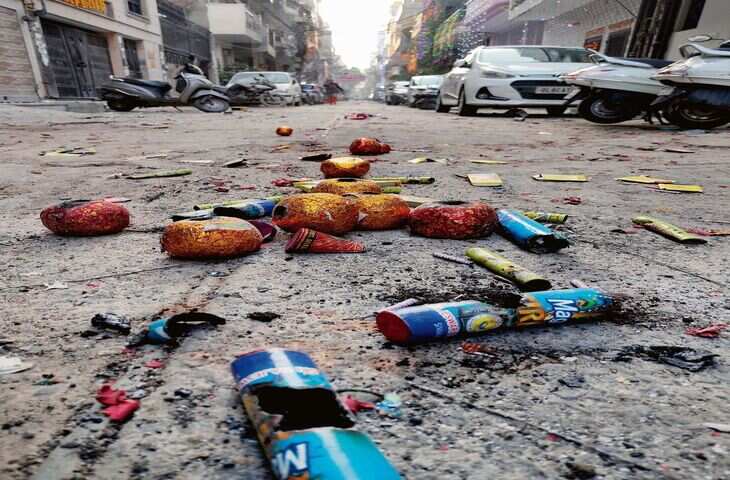 हरियाणा में पटाखे फोड़ने और ड्रोन के इस्तेमाल पर प्रतिबंध, सोमवार को खुलेंगे स्कूल