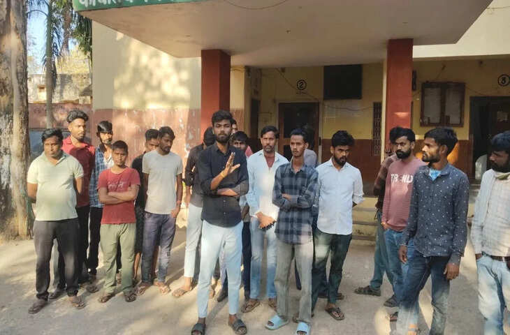 धौलपुर में सफाई कर्मियों का विरोध तेज, वेतन और पीएफ भुगतान न मिलने पर एसडीएम को सौंपा ज्ञापन