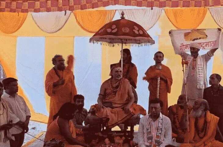 मैनपुरी में शंकराचार्य से मिलीं डिंपल यादव, वीडियो में जाने कन्नौज घटना पर मांगी माफी; गौ रक्षा अभियान को दिया समर्थन