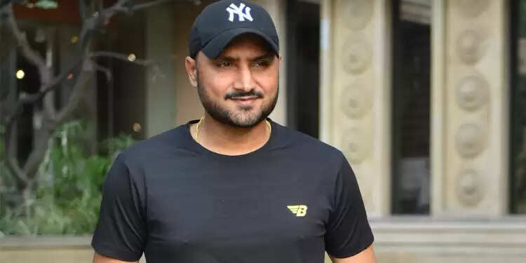 IPL 2022, क्रिकेट से जुड़े रहना चाहते हैं पूर्व स्पिनर Harbhajan Singh, आईपीएल 2022 में निभा सकते हैं मेंटर की भूमिका