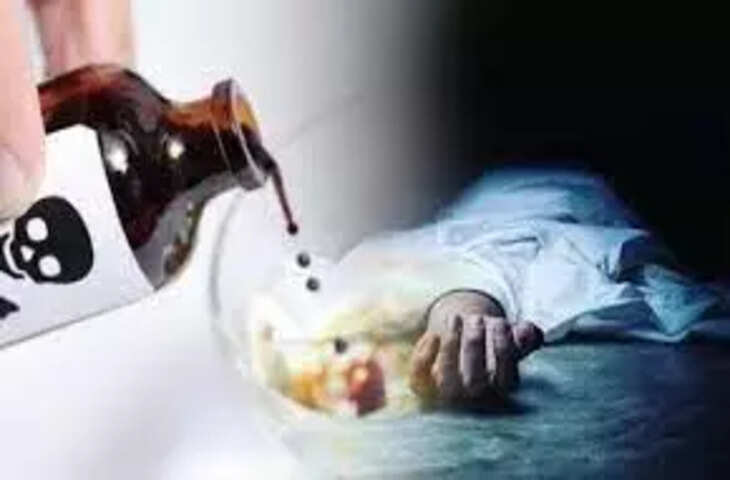 Kanpur &nbsp;मंदिर में फांसी पर झूल गया पुजारी, हाथों से बनाई गईं मूर्तियां हटवा कर नई लगाने के बाद से थे तनावग्रस्त, स्पीकर पर लिखा सुसाइड नोट