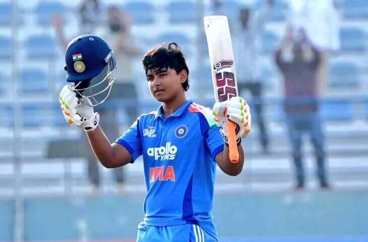 वैभव सूर्यवंशी का तूफान! IND U19 vs SA U19 में 9 चौके-10 छक्कों के साथ जड़ा शतक, इन्टरनेट पर वायरल हुआ&nbsp;पुष्पा सेलिब्रेशन