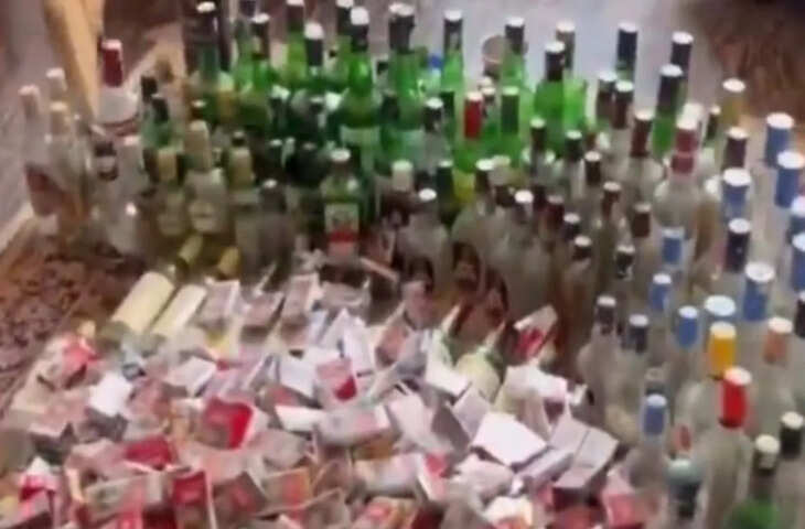 घर से दूर रहने वाले लड़कों ने दिखाया अपना Epic Collection, देखकर हैरान होना तय है