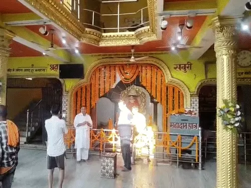 मोतिहारी के साईं बाबा मंदिर में चोरी, चांदी का 8 से 10 किलो वजनी छत्र और गणेश जी का मुकुट ले उड़े चोर
