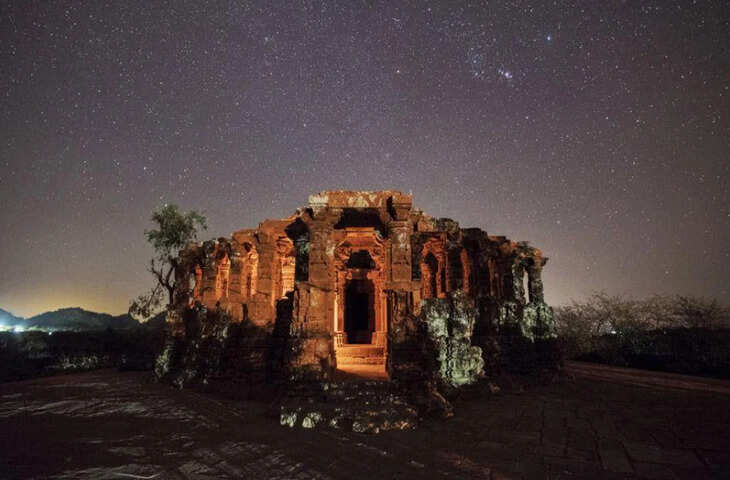 राजस्थान के उस रहस्यमयी मंदिर का राज जहां रात होते ही लोग लौट जाते हैं घर, वीडियो में जाने&nbsp;क्या है इसके पीछे का खौफनाक सच ?&nbsp;