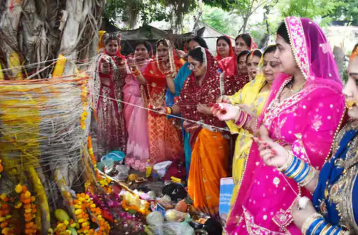 सोमवती अमावस्या पर आस्था का सैलाब, पीपल वृक्ष की 108 परिक्रमा कर महिलाओं ने मांगा अखंड सौभाग्य