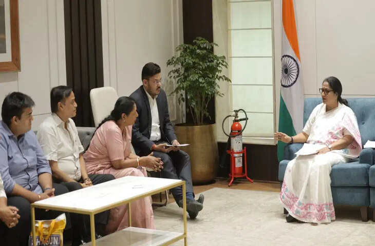 दिल्ली CM रेखा गुप्ता ने हादसों के पीड़ित परिवारों को 10-10 लाख की सहायता दी