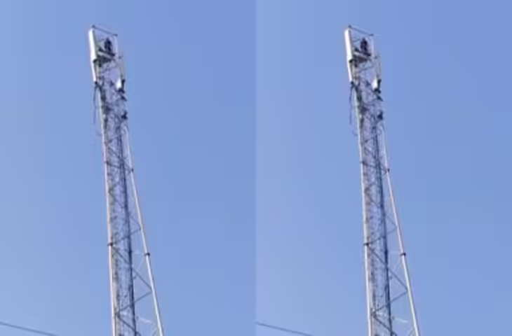 कन्नौज में टावर से गिरते युवक का वीडियो वायरल, पलभर में थम गईं सांसें और मचा हड़कंप