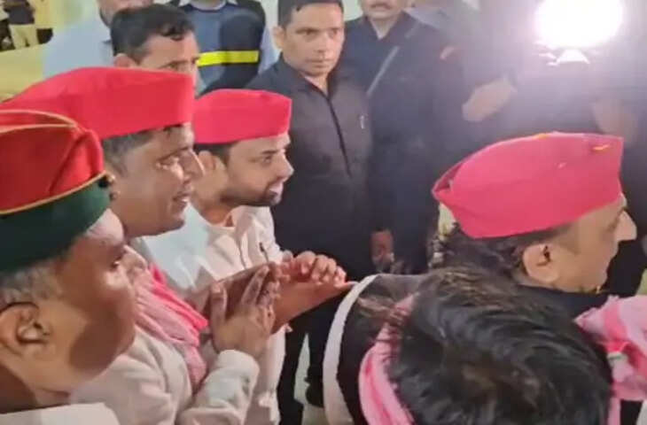 हरदोई में अखिलेश यादव का जोरदार स्वागत, गंगा एक्सप्रेस-वे पर उमड़ा सपा कार्यकर्ताओं का हुजूम