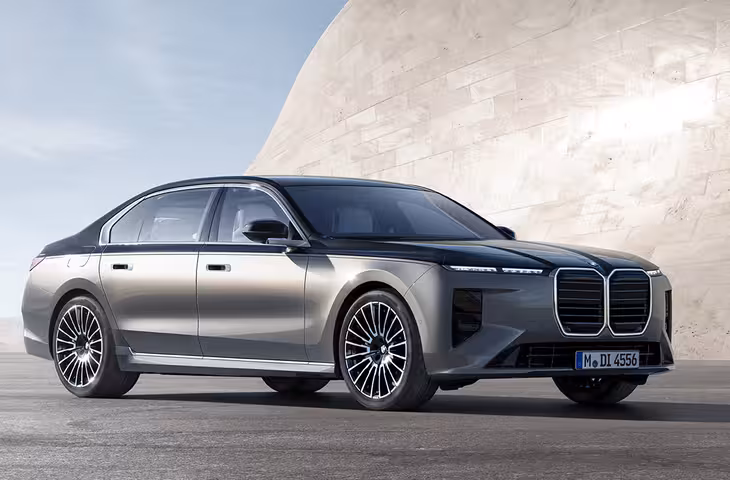 BMW का नया लग्जरी धमाका! 8K स्क्रीन, AI फीचर्स और 720+ KM रेंज के साथ आ रही नई 7 Series फेसलिफ्ट, प्री बुकिंग हुई शुरू&nbsp;