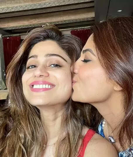 Shilpa Shetty welcoming back sister Shamita is all about sister love&nbsp;