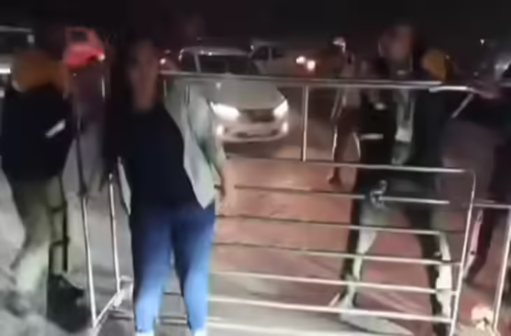 नोएडा के सेक्टर-74 की केप टाउन सोसाइटी में नशे में हंगामा, तीन बैचलर किरायेदार पुलिस के हवाले, Video Viral