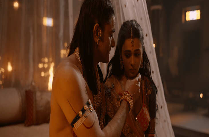 कौन है Junaid Khan की डेब्यू फिल्म के Jadunathjee Maharaj ? जिन्होंने आस्था और धर्म को बनाया&nbsp;वासना मिटाने का जरिया&nbsp;