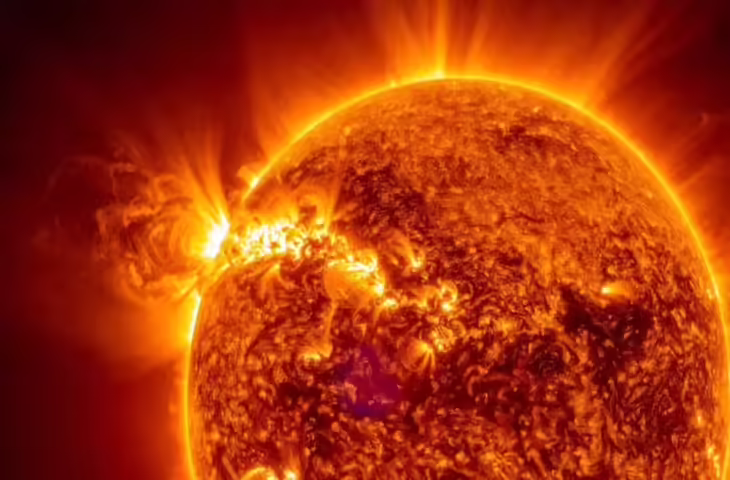 Solar Flare Alert: सूरज से निकली जबरदस्त ऊर्जा, X-Class विस्फोट के बाद जानिए धरती के लिए कितना बड़ा है खतरा