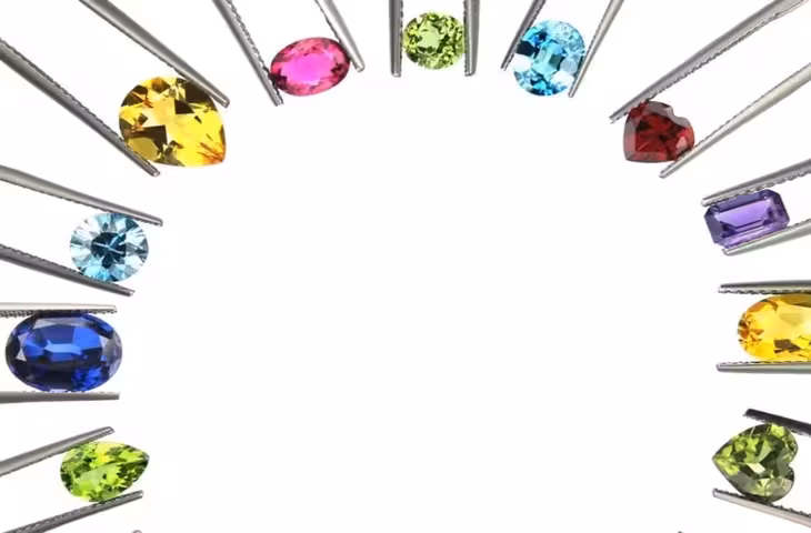 Rahu Gemstone: इन लोगों को भूलकर भी नहीं पहनना चाहिए राहु का रत्न, शनि-गुरु के रत्न से भी रखें दूरी