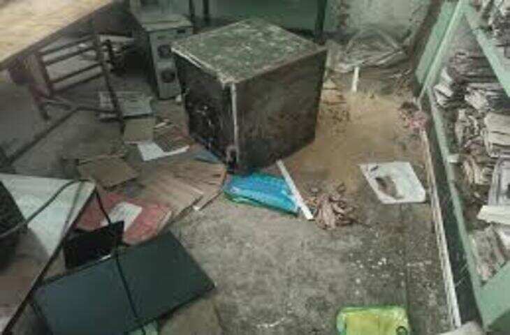 तहसील परिसर में चोरी, उप निबंधक कार्यालय की तिजोरी काटकर 1.77 लाख रुपये उड़ाये, जांच में जुटी पुलिस