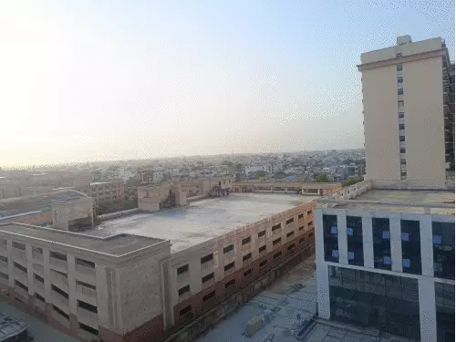 लखनऊ में उमस और तेज धूप ने बढ़ाई परेशानी, मानसून की सुस्ती से फिर लौटी गर्मी