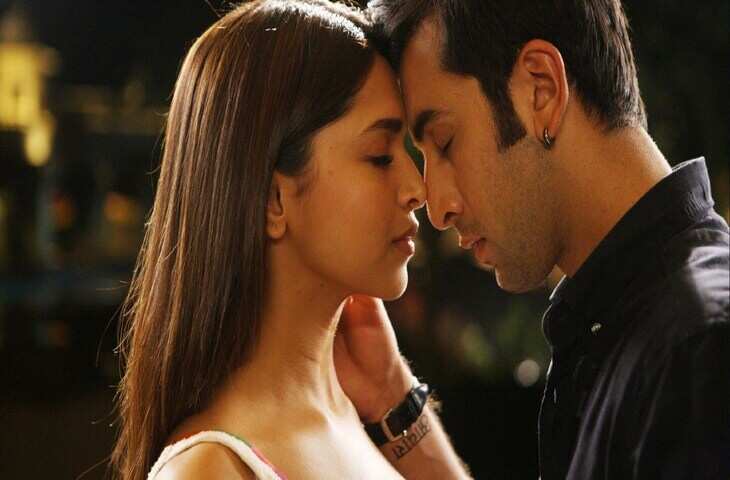 सावन के वीकेंड पर रोमांस की बारिश, OTT पर देखिए बॉलीवुड की वो टॉप रोमांटिक फिल्में जो दिल को छू जाएं