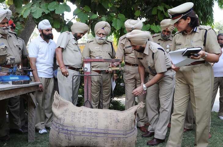पंजाब का ड्रग संकट, बर्बाद होती पीढ़ी के पीछे कौन जिम्मेदार? हर सरकार के दौर में क्यों नहीं थमा नशे का कारोबार