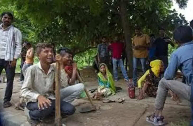 आर्थिक अभाव में रहने वाले लोग जानते हैं, सफलता से बड़ा कोई त्योहार नहीं होता