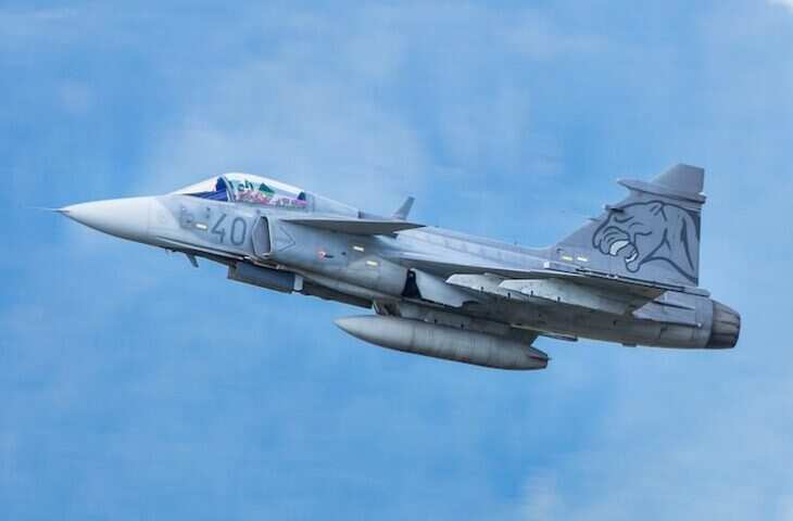 Defence Update: भारत में ग्रिपेन लड़ाकू विमानों की एंट्री, राफेल और तेजस के साथ बढ़ेगी ताकत, पड़ोसी देशों में हड़कंप&nbsp;