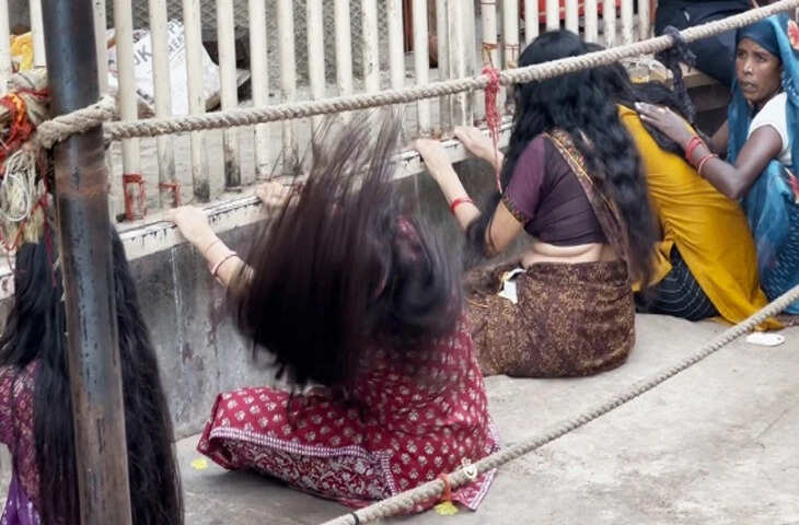 क्या सच में इस मंदिर में लगती है भूतों की अदालत? वीडियो में जाने&nbsp;प्रेतों को जंजीरों में कैद करने के पीछे क्या है राज़?