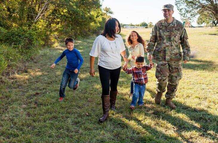 US Army में पति की नौकरी से भारतीय महिला को मिले ये 3 बड़े फायदे, वीडियो हुआ वायरल