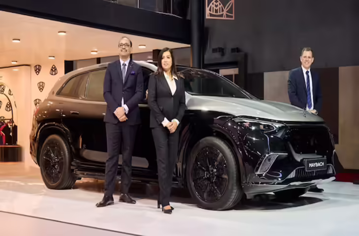 Auto Expo 2025 : लग्जरी ब्रांड&nbsp;Mercedes Benz ने ऑटो एक्सपो में लॉन्च की&nbsp;EQS Maybach 680 और GLS 600, जाने कितनी है कीमत&nbsp;