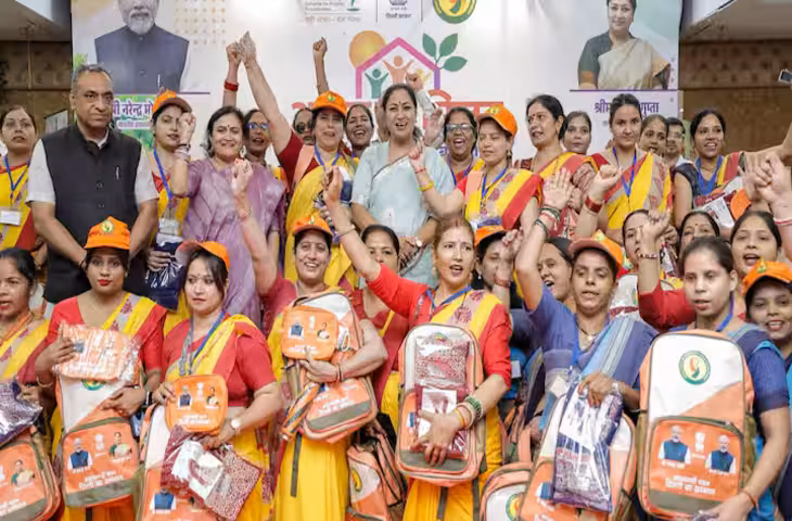 Delhi Anganwadi Centres: किराए की इमारतों से MCD स्कूलों में शिफ्ट होंगे आंगनबाड़ी केंद्र, 2 साल में स्थायी भवन की तैयारी