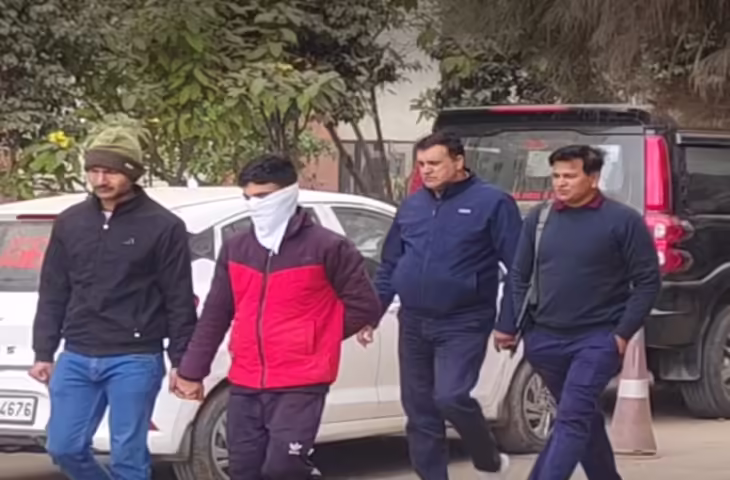 हनीट्रैप में फंसाने वाली महिला सुनील से करती थी अश्लील चैट, वीडियो कॉल पर नहीं दिखाती थी चेहरा