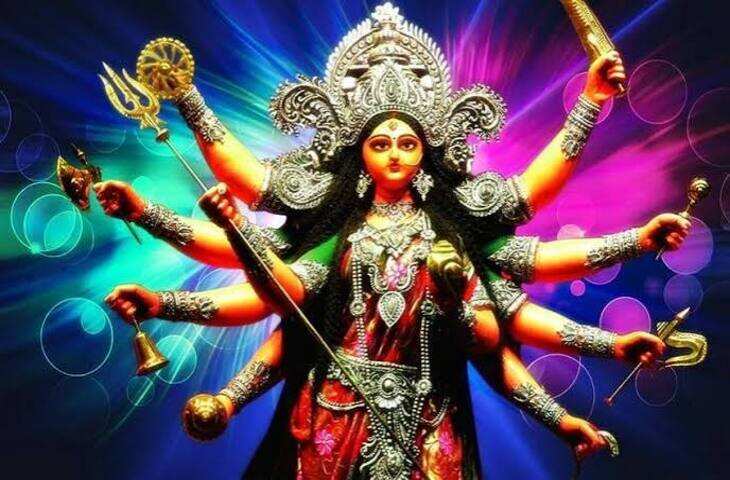 सुपरफास्ट श्री दुर्गा नवरात्रि व्रत कथा: जानें मां दुर्गा की आराधना का महत्व और व्रत कथा का संदेश