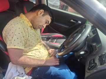 जयपुर में कार के अंदर मिला रेजिडेंट डॉक्टर का शव, फुटेज में देंखे दम घुटने से मौत की आशंका