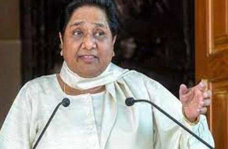 सपा के पीडीए पर जोर के बीच मायावती ने दलितों को &lsquo;राजनीतिक हथियार&rsquo; के रूप में इस्तेमाल करने के लिए उसके नेताओं की आलोचना की