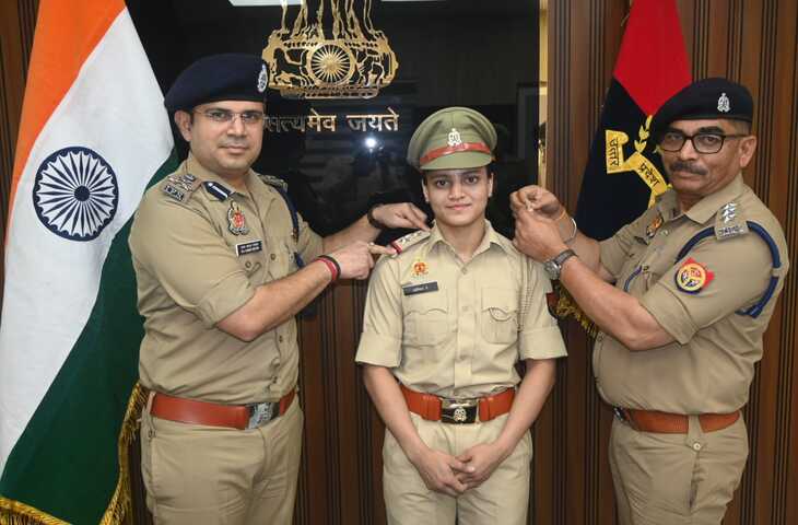 गाजियाबाद की दरोगा अस्मिता डे ने कॉमनवेल्थ गेम्स में जीता गोल्ड, जीत के बाद छलके आंसू
