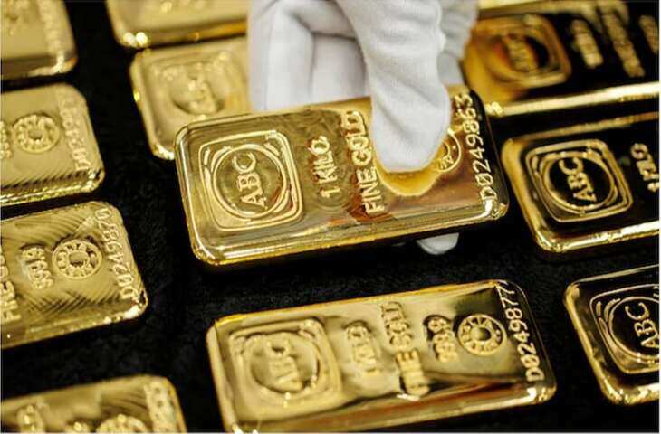 Gold Price Today Update: लेबर डे के मौके पर सोना हुआ महंगा, चांदी में गिरावट, जानें दिल्ली से कोलकाता तक रेट