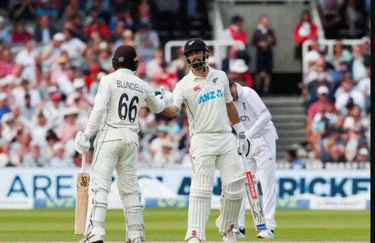 ENG vs NZ 1st Test mitchell blundell1111111111111.GIF