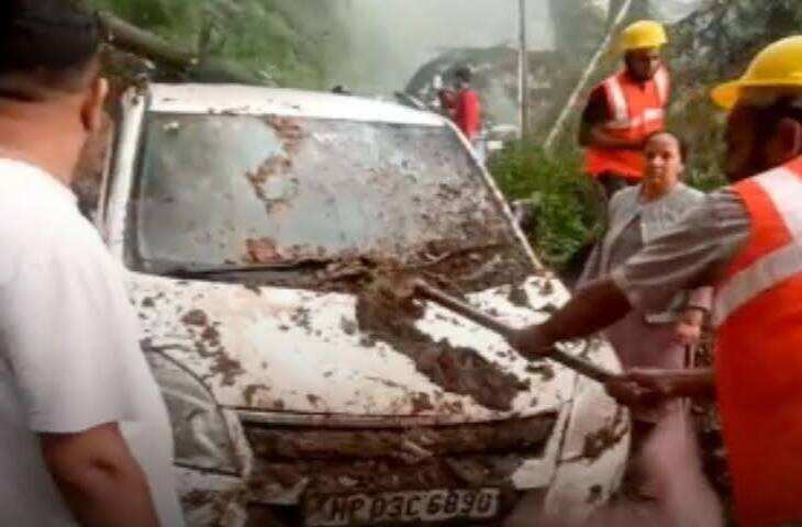 हिमाचल में फिर सक्रिय हुआ मानसून, 4 दिन भारी बारिश का अलर्ट, 98 सड़कें बंद; कई जिलों में बढ़ी चिंता
