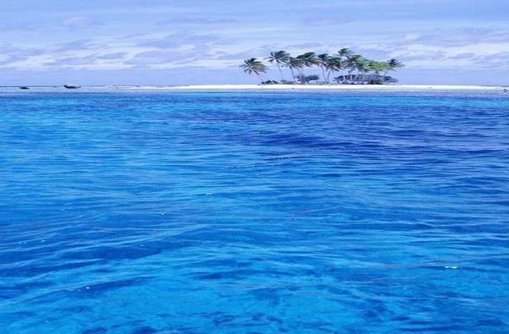 यही कारण है कि समुद्र का पानी नीले रंग का दिखाई देता है।​