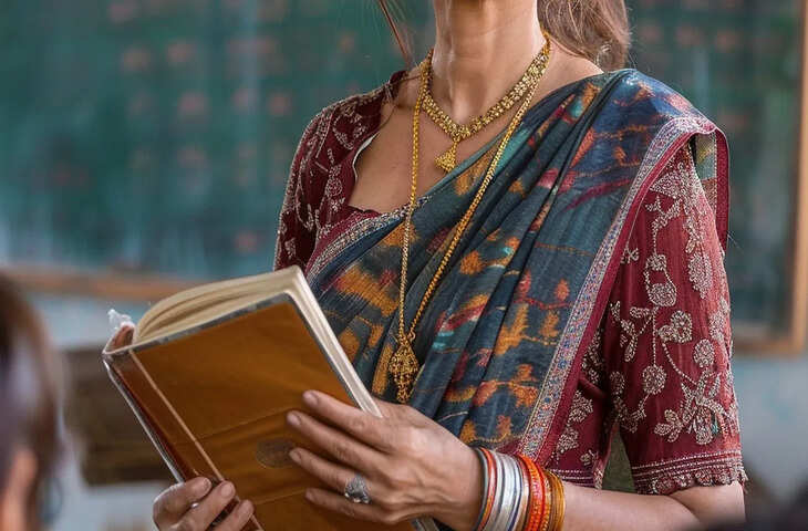 रायपुर में कैंसर पीड़ित लेक्चरर मामले में कार्रवाई: फाइल में देरी पर बाबू निलंबित, प्राचार्य को नोटिस