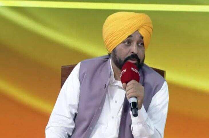 BREAKING ; पंजाब में सियासी घमासान: CM भगवंत मान की गाड़ी पर फेंकी शराब की बोतल, पुलिस ने रवनीत बिट्टू को लिया हिरासत में