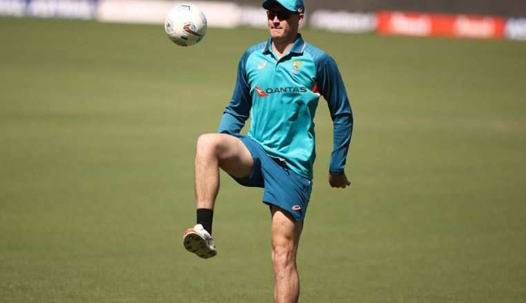 Ind-vs-aus-1st-test-matt-renshaw-injured-know-11111111