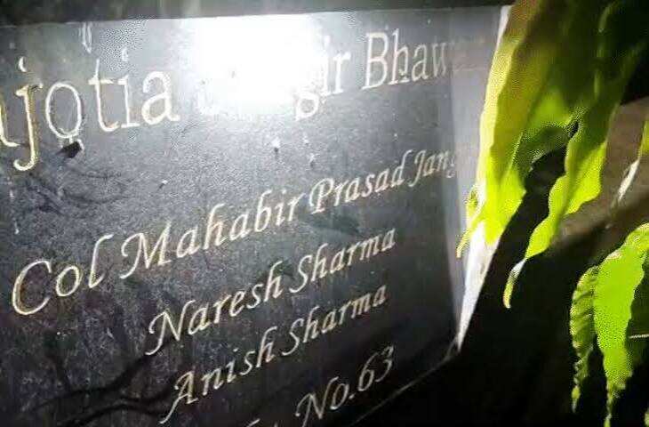 रिटायर्ड कर्नल के सूने मकान में 80 लाख की चोरी, फुटेज में देंखे लॉक तोड़कर सोने-चांदी के जेवर ले गए चोर