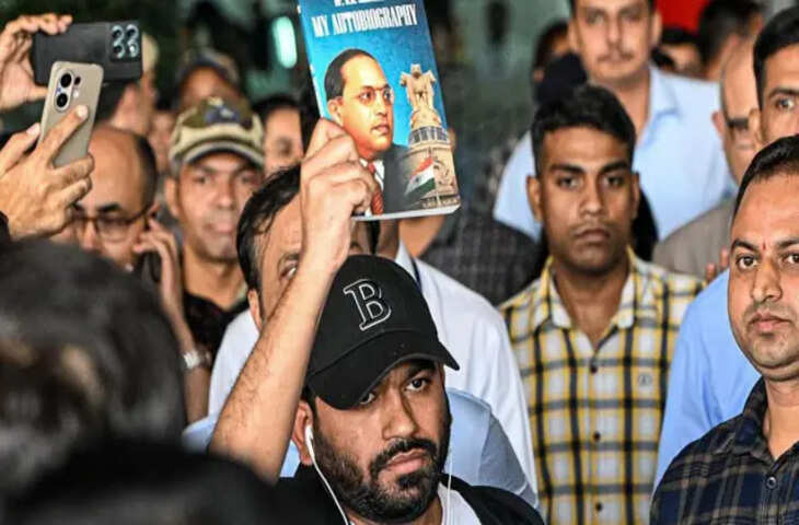 जंतर-मंतर पर 5 घंटे तक गरजी कॉकरोच जनता पार्टी, अभिजीत बोले- इस्तीफा नहीं आया तो अगले शनिवार फिर करेंगे प्रदर्शन